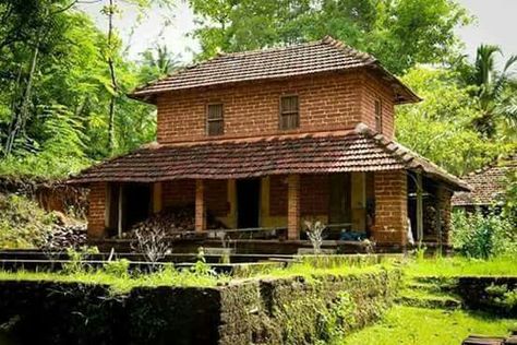 Old Kerala Houses, Kerala Old House Photography, Desi Cottagecore, Nepali House, House Boat Kerala, House Corridor, Kerala Traditional House, Kerala Architecture, Village Landscape