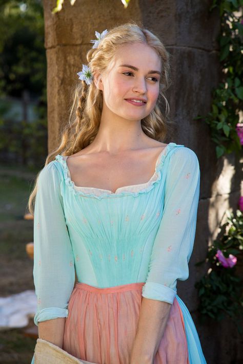 Lily James as Ella in Disney's live-action Cinderella. Era Victoria, Cinderella Movie, Cinderella 2015, Have Courage And Be Kind, Disney Live Action, Princesa Disney, Lily James, Beauty And Fashion, Disney Love