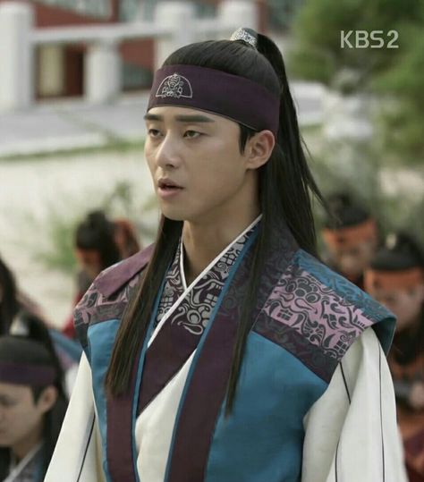 Hwarang Kim Sun Woo V Hwarang, Kim Taehyung Selca, Hwarang Taehyung, Taehyung Selca, Park Seo Joon, Seo Joon, Kim Taehyung Bts, The Poet, Bts Kim Taehyung