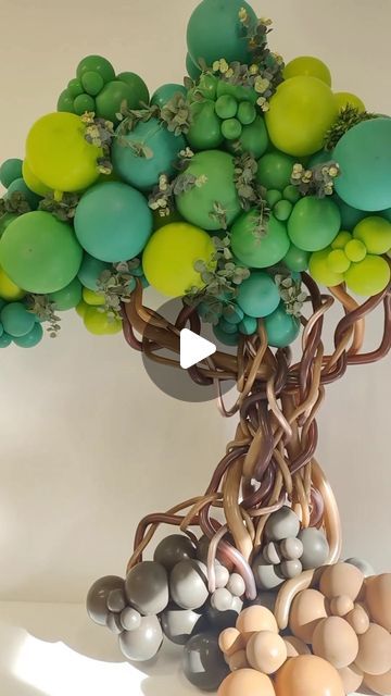 Party & Event Inspiration by Annie Harutoonian on Instagram: "Balloon trees 🌳💚 by @blow_it_with_bex #theeventcollectivex" Balloon Garland Tree, Balloon Tree Diy How To Make, Tree Balloon Decoration, Balloon Tree Diy, Tree Balloon Arch, Fall Balloon Arch, Tree Birthday Party, Balloon Birthday Decorations, Safari Balloons