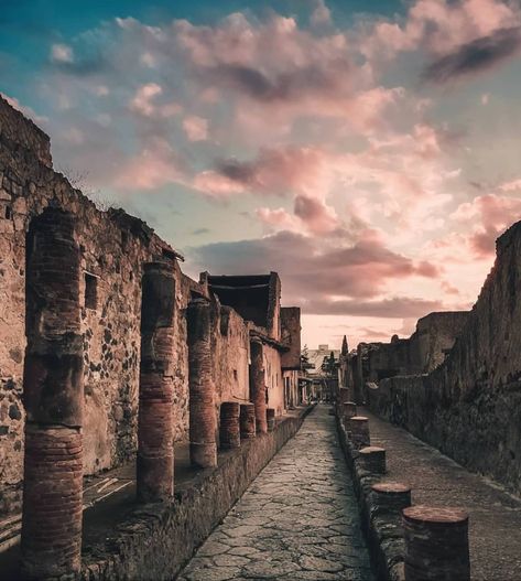 Italy Campania, Ancient Pompeii, Pompeii Ruins, Pompeii Italy, Italy Summer, Italy Photography, Italy Aesthetic, Southern Europe, Northern Italy