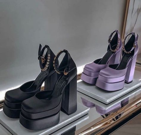 Lavender Heels, Versace Heels, Heels Aesthetic, Dr Shoes, Fashion Shoes Heels, Cute Shoes Heels, Types Of Heels, Fancy Shoes, Cute Heels