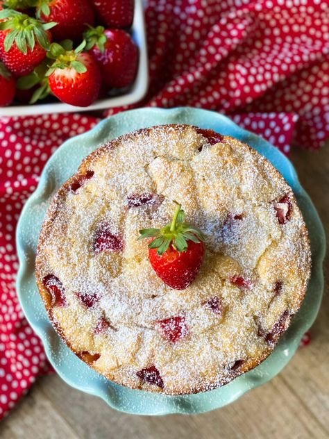 Strawberry Ricotta, Ricotta Cake Recipes, Beach Dessert, French Baking, Ricotta Cake, Strawberry Season, Turbinado Sugar, Bakery Ideas, Berries Recipes