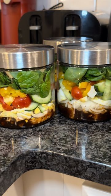 Jar Salad Meal Prep, Salad Jars Meal Prep, Mason Jar Salad Meal Prep, Meal Prep Noodle Soup Jars, Salad Meal Prep Mason Jar, Mason Jar Salad Recipes, Salads To Go, Low Carb Meal Prep, Mason Jar Salad