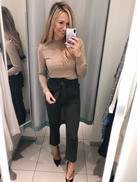 Woman's Interview Outfit, Women Spring Work Outfits, How To Tighten Dress Straps, Sales Women Attire Work Outfits, Fall Interview Outfit Business, Professional Manicure For Work, Receptionist Interview Outfit, Clinical Rotation Outfit, Real Estate Fashion For Women