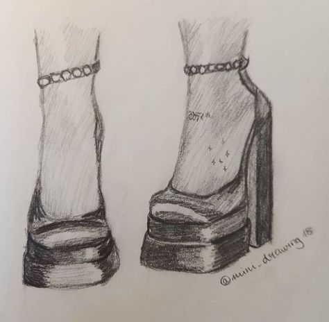 Heels Art Drawing, Heels Drawing Sketches, High Heels Drawing, Heel Drawing, Ariana Grande Art, Heels Drawing, Sketch Shoes, Drawing High Heels, Shoe Sketch