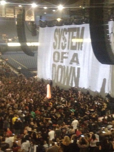 System of a Down Concert Soad Concert, Concert Band Aesthetic, System Of A Down Concert, Asher Core, Scene Queen, Scene Queens, System Of A Down, Concert Aesthetic, Dream Concert