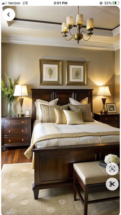 Bedroom Mahogany Furniture, Cherry Wood Furniture Bedroom Decor, Dark Wood And Gold Bedroom, Brown And White Furniture Bedroom, Bedroom Colors For Dark Wood Furniture, Bedset Ideas Aesthetic, Dark Wood Headboard Bedroom Decor, Wood And Gold Bedroom, Brown Master Bedrooms Decor