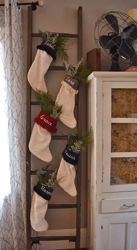 Christmas Decor Ideas Stocking Ladder Christmas, Christmas Blanket Ladder, Christmas Ladder Decor, Antique Ladder Decor, Christmas Ladders Ideas, Tv Stand Christmas Decor, 2024 Living Room, Antique Coat Rack, Colorful Christmas Decorations