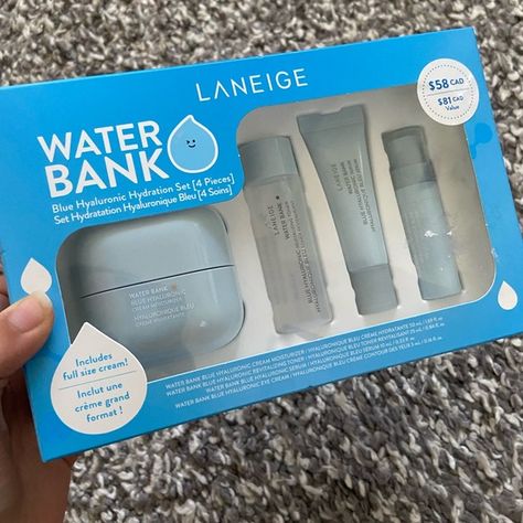 Brand new Laneige Water Bank Blue Hyaluronic Hydration Set Sephora Moisturizer, Skincare Laneige, Laneige Water Bank Blue Hyaluronic, Laneige Water Bank, Cream Moisturizer, Beauty Skincare, Skin Care Women, K Beauty, Moisturizer Cream