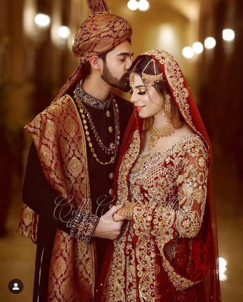 Muslim Bride Photoshoot, Nikah Inspiration, Islam Wedding, Muslim Wedding Photos, Bride Groom Photoshoot, Pakistani Wedding Photography, Pose Couple, Bride Groom Poses, Indian Bride Poses