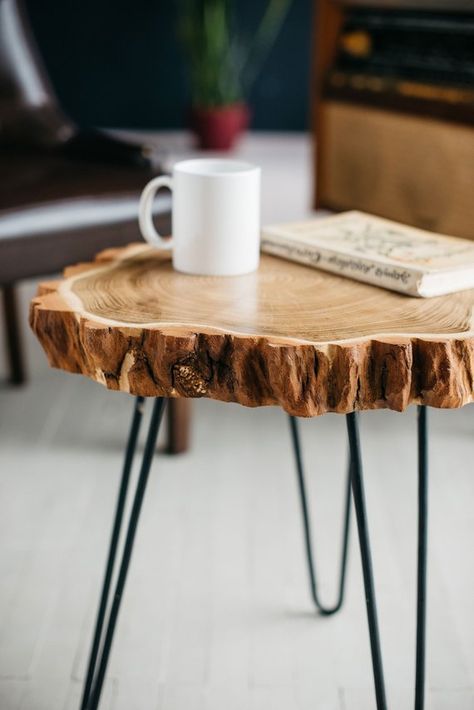 Create a beautiful modern farmhouse or boho living room with round coffee table #roundcoffeetable #coffeetable Diy Round Coffee Table, Wood Table Modern, Wood Slice Decor, Wood Slab Table, Table Live Edge, Live Edge Coffee Table, Slab Table, Mid Century Coffee Table, Rustic Coffee Tables