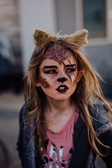 Halloween werewolf makeup for girls Family Werewolf Costumes, Kids Werewolf Makeup, Wolf Makeup Kids, Werewolf Costume Makeup, Werewolf Makeup Kids, Girl Werewolf Costume, Werewolf Halloween Costume, Werewolf Party, Ware Wolf