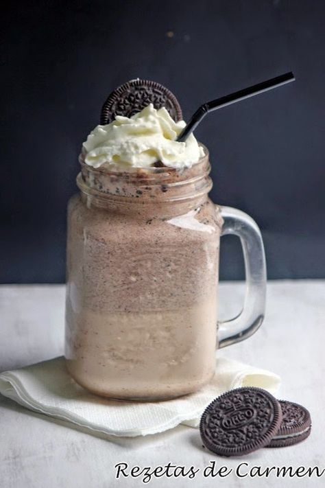 Blog con recetas sencillas y sabrosas para el día a día y para ocasiones especiales con explicaciones y fotos paso a paso. Oreo Smoothie, Brownie Vegan, Oreo Cake Pops, Oreo Shake, Oreo Milkshake, Cold Coffee Recipes, Healthy Drinks Smoothies, Chocolate Milkshake, Milkshake Recipes