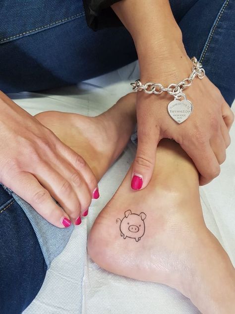 Cute Piggy Tattoos, Pig Tatoos Tattoo Ideas, Pig Tatoos Cute, Pig Flash Tattoo, Cartoon Pig Tattoo, Dainty Pig Tattoo, Piggy Tattoo Cute, Minimalist Pig Tattoo, Pig Tattoos For Women