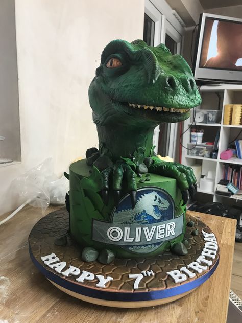 T Rex Cake, Jurassic Park Birthday Party, Jurassic Park Birthday, Cake Decorating Flowers, Dino Cake, Dinosaur Head, Dinosaur Birthday Cakes, Animal Cakes, Dinosaur Cake