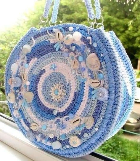 Crochet Hand Bag, Handbag Ideas, شال كروشيه, Stylish Crochet, Crochet Handbag, Fashion Crochet, Crochet Clothing And Accessories, Beginner Crochet Projects, Crochet Fashion Patterns