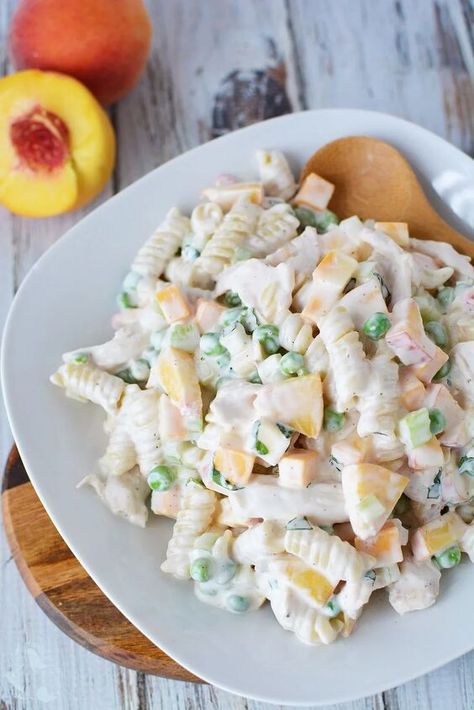 Peach Pasta Salad, Unique Pasta Salad, Homemade Pasta Salad, Bacon Pasta Salad, Greek Cucumber Salad, Vegetarian Pasta Salad, Unique Pasta, Cold Salad Recipes, Bacon Ranch Pasta Salad