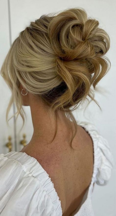 Quick Hair Ideas, Summer Updos, Fine Hair Updo, Cute And Easy Hairstyles, Chic Updo, Summer Braids, Quick Hair, Guest Hair, Easy Hairstyles For Medium Hair