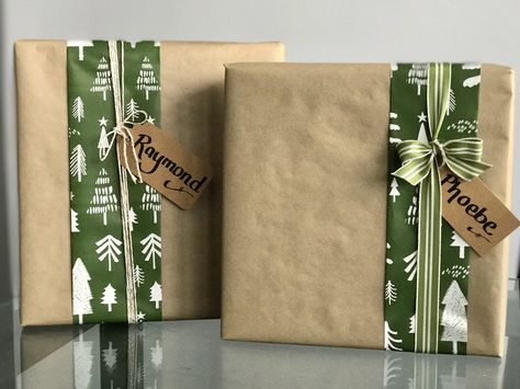 Country Christmas Wrapping Ideas, Cellophane Wrapping Ideas Christmas, Christmas Gift Wrapping With Brown Paper, Wrapping Paper Decor, Brown Christmas Wrapping Paper Ideas, Brown Paper Christmas Wrapping Ideas, Brown Paper Christmas Wrapping, Wrapping Brown Paper, Brown Paper Gift Wrap