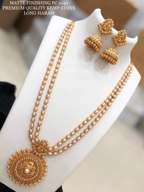 Moti And Gold Necklace, Moti Necklace Design, Latest Pearl Necklace Designs, Simple Necklace Designs, Pearl Bangles, New Gold Jewellery Designs, Fancy Jewelry Necklace, Modern Gold Jewelry, Bridal Jewellery Design