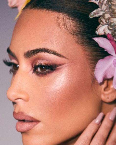 Kim Kardashian Makeup, Powder Palette, Next Friday, Spring Photoshoot, Makeup News, Kkw Beauty, Kim Kardashian West, Beauty Photoshoot, Radiant Orchid