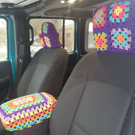 Crochet Headrest Cover Free Pattern, Crochet Car Headrest Cover Free Pattern, Cool Jeep Accessories, Purple Granny Square, Car Headrest Cover, Car Accessories Crochet, Car Crochet, Headrest Cover, Hippie Car