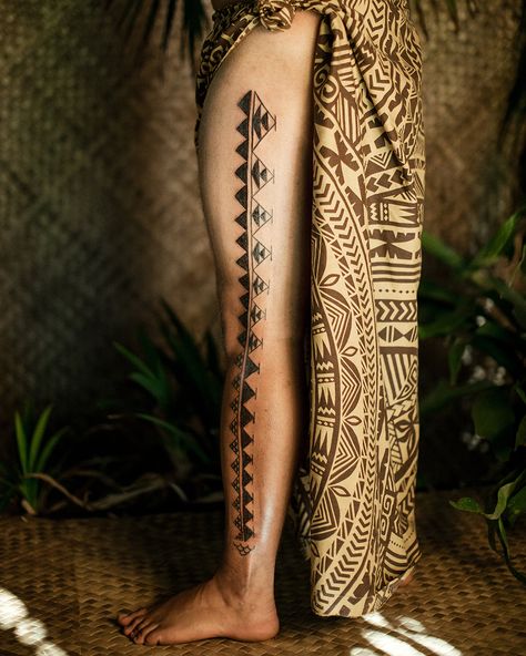 Traditional Hawaiian tattooing involves more than ink. It's a culturally rooted process that connects the person receiving a tattoo to… Rooted Tattoo, Traditional Hawaiian Tattoo, Traditional Polynesian Tattoo, Cultural Tattoos, Hawaiian Tattoo Designs, Hawaiian Tattoo Traditional, Hawaiian Tattoos, Sand Landscape, Polynesian Tattoos Women