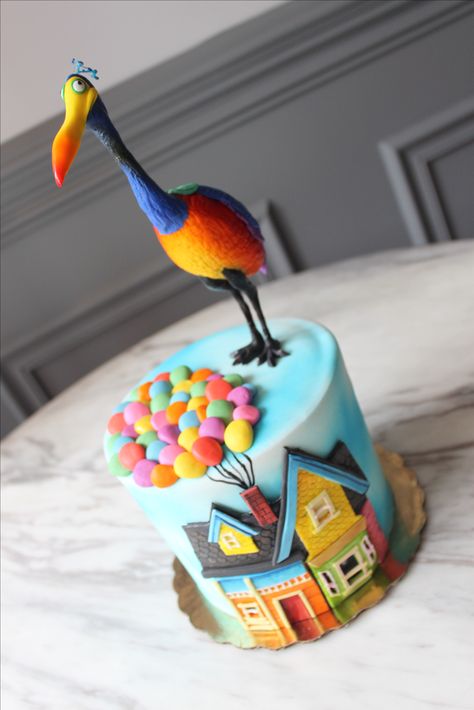 Up movie                                                                                                                                                                                 Más Disney Desserts, Up Movie, Movie Cakes, Up Cake, Disney Up, Character Cakes, Crazy Cakes, Disney Cakes, Fancy Cakes