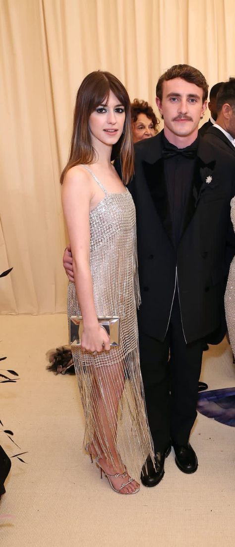 paul mescal daisy edgar jones normal people met gala Daisy Edgar Jones Met Gala, Paul Mescal Daisy Edgar Jones, Daisy Edgar Jones, Paul Mescal, Normal People, Flapper Dress, Daisy