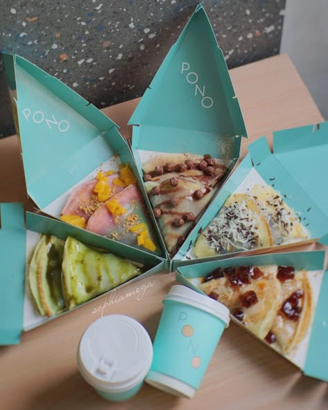 Crepe Box Packaging, Crepe Food Truck Ideas, Crepe Business Ideas, Crepes Restaurant Design, Crepe Cafe Design, Crepes Business, Creperie Design Ideas, Crepe Catering, Crepe Packaging