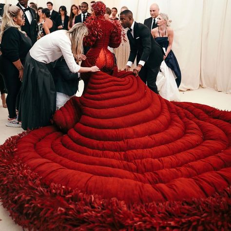 Cardi B Met Gala, How To Use Photoshop, B Fashion, Cardi B, My Favorites, Photo Editor, Things To Think About, Visual Art, Christmas Sweaters