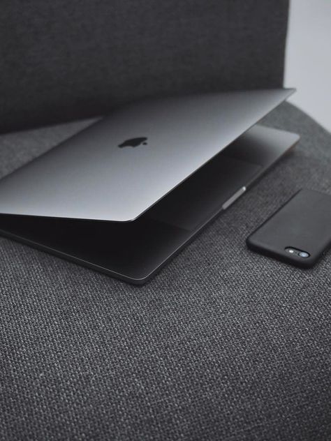 Macbook Air M1 Space Grey, Macbook 2023, Macbook Pro Space Grey, Macbook Pro 2023, Macbook Pro 2017, Apple Aesthetic, Black Mac, Macbook Pro Laptop, Apple Macintosh