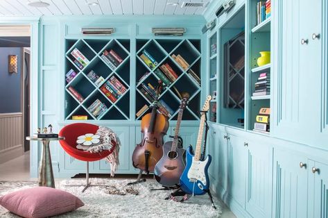 Clever Bonus Room Ideas to Make the Most of Your Extra Space Basement Music Room, Music Room Ideas, Gracie Wallpaper, Music Room Art, Music Room Design, Reading Sheet Music, Home Music Rooms, Blue Velvet Chairs, Music Room Decor