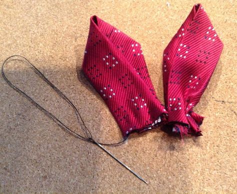 Angel Ornament/Doll from a Man's Tie | Knitting and Crochet Forum Angels Made From Mens Ties, Necktie Angels Men Ties, Necktie Angels, Tie Angels, Necktie Quilts, Necktie Projects, Tie Projects, Diy Necktie Projects, Necktie Purse