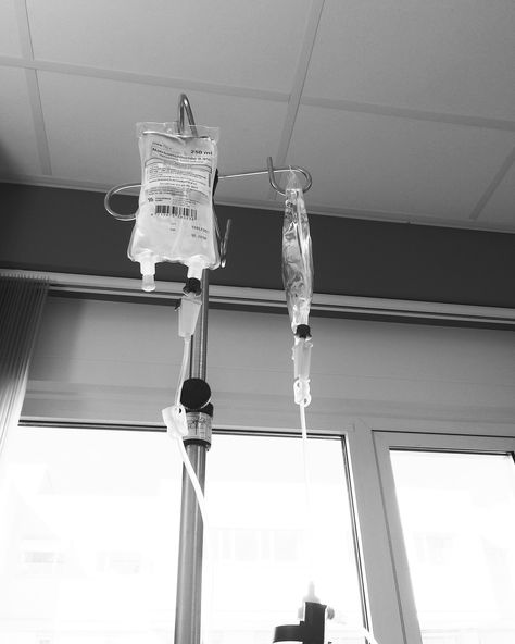 Prank Dextrose Prank, Hospital Prank Pictures Dextrose, Dextrose Hospital Aesthetic, Dextrose In Hand Hospital, Wallpaper Hospital, Waiting Room Aesthetic, Prank For Friends, Room Aesthetic Pictures, Hospital Prank