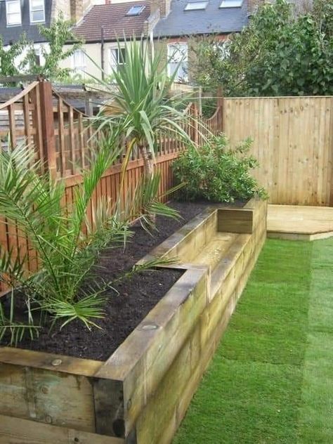 Wall Gardening, Small Front Gardens, Diy Garden Bed, Front Garden Design, Wood Beam, Back Garden Design, Diy Raised Garden, Garden Inspo, Gardens Design