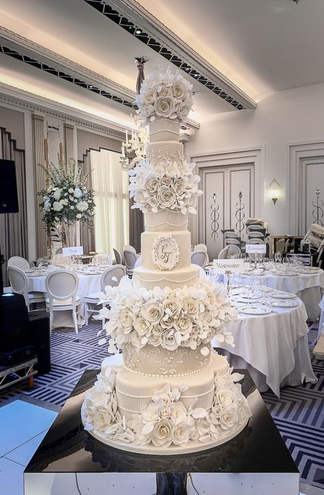 Huge Wedding Cakes, 25th Wedding Anniversary Cakes, Large Wedding Cakes, Huge Wedding, Tall Wedding Cakes, Fancy Wedding Cakes, Extravagant Wedding Cakes, Royal Wedding Cake, Wedding Cake Pearls