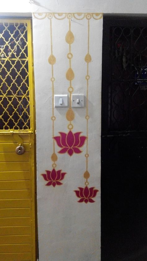 Diwali Wall Painting Ideas, Home Entrance Wall Painting, Pooja Room Painting Ideas Indian, Main Hall Wall Painting Design, Mandir Wall Painting Ideas, Puja Room Painting Ideas, Wall Painting Ideas For Mandir, Wall Painting For Mandir, Wall Painting For Pooja Room