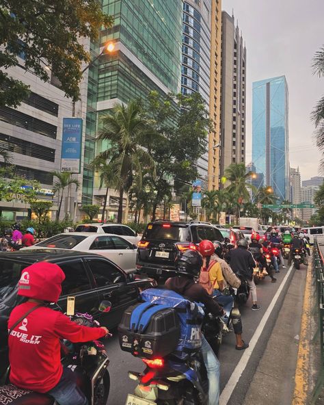 Manila traffic... the combination of massive smog, heat, and humidity makes it impossible to spend any time outside 😔 Cannot wait to be back to trees and nature and fresh air and refill my lungs and recharge my batteries! 🌳🍃☀️🌳🌳 #travel #traveling #travelphotography #urbanphotography #traffic #manila #philippines Manila Philippines, Urban Photography, Manila, Fresh Air, Philippines, Heat, Travel Photography, The Outsiders, Canning