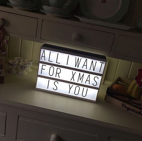 Lightbox Weihnachten Message Light Box, Lightbox Letters, Grunge Room Ideas, Box Quotes, Cinema Box, Cinema Idea, Light Box Quotes, Light Up Box, Seasonal Room