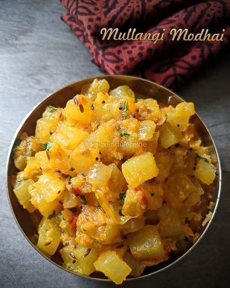 Mullangi Modhai #spiceindiaonline #mullangi #radish #curry #vegcurry #recipes #daikon Vegetarian Food List, Daikon Recipe, Curry Base, Radish Recipe, Indian Vegetable Recipes, Veg Gravy, Rice Pizza, Chettinad Chicken, Best Recipes For Dinner