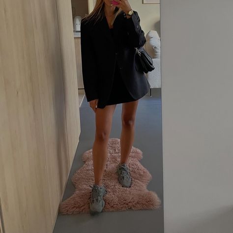 Yeezy Sply 350 Outfit Women, Yeezy 500 Outfit Women, Yeezy 500 Outfit, Yeezy Outfit Women, Sply 350, Yeezy Outfit, Yeezy 500, Yeezy 350, Outfit Women