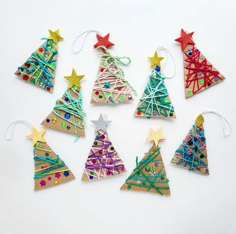 Christmas Tree Diy Ornaments Kids, Christmas Craft Tree Decorations, Christmas Crafts With Yarn For Kids, Yarn Ornaments Diy Kids, Child Ornament Craft, Yarn Ornaments For Kids, Cardboard Christmas Tree Ornaments, Coffee Filter Christmas Trees, Christmas Theme Crafts For Kids