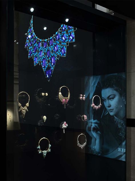 Scenography of Cartier & Islamic Art: In Search of Modernity showing necklaces, earrings and brooches inspired by Indian jewelry and some with segments of actual Indian jewels incorporated into Cartier designs. Photo Christophe Dellières The Link Between Cartier Style and Islamic Art | The Adventurine Cartier Islamic Art, Jewelry Museum, History Jewelry, Outdoor Lighting Design, Jewellery Exhibition, Persian Miniature, International Jewelry, Feather Headband, Islamic Paintings