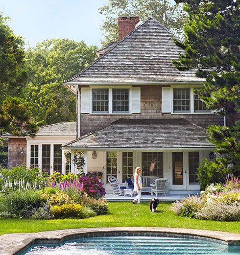 {Just My Style} East Hampton Home Hamptons Cottage, Hampton Home, House Of Turquoise, Cottage Style Homes, Style Cottage, Summer Cottage, Design Exterior, East Hampton, Style At Home