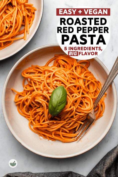 Pasta Sauce Without Tomatoes, Garlic Cream Sauce Pasta, Current Recipes, Appetizing Food, Cream Sauce Pasta, Roasted Red Pepper Pasta, Red Pepper Pasta, Pepper Pasta, Vegan Roast