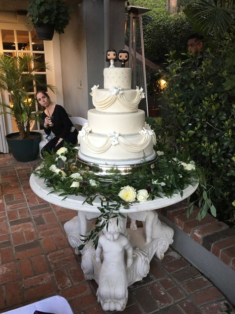 Wedding Cake With Funko Pop, Funko Cake Topper, Funko Pop Wedding Cake, Funko Wedding Cake Topper, Wedding Cake With Figures, Funko Pop Cake Topper, Funko Pop Wedding Cake Topper, Funko Pop Wedding, Funko Pop Cake