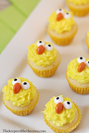 Mini Easter Cupcakes Ideas, Easter Cupcakes For Kids, Chicken Cupcakes Ideas, Easy Easter Cupcakes, Easter Cupcake Ideas, Chick Cupcakes, Chicken Cupcakes, Easter Boxes, Kids Cupcakes