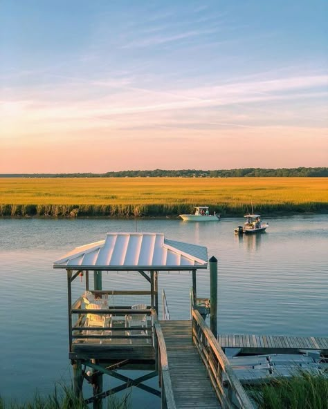 Southern Aesthetic, Lowcountry Style, Coastal North Carolina, College Of Charleston, Build Brand, Coastal Vibes, Spartina 449, Dream Beach, Paradise On Earth